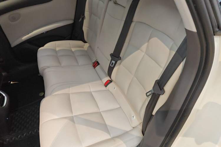 Used IM L6 2024 Max Long-Range Version Left Rear Seat
