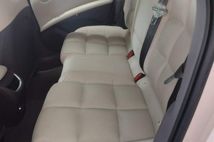 Used IM L6 2024 Max Standard Edition Left Rear Seat