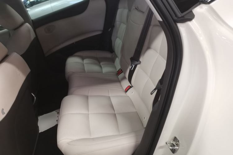 Used IM L6 2024 Max Extended-Range Version Left Rear Seat