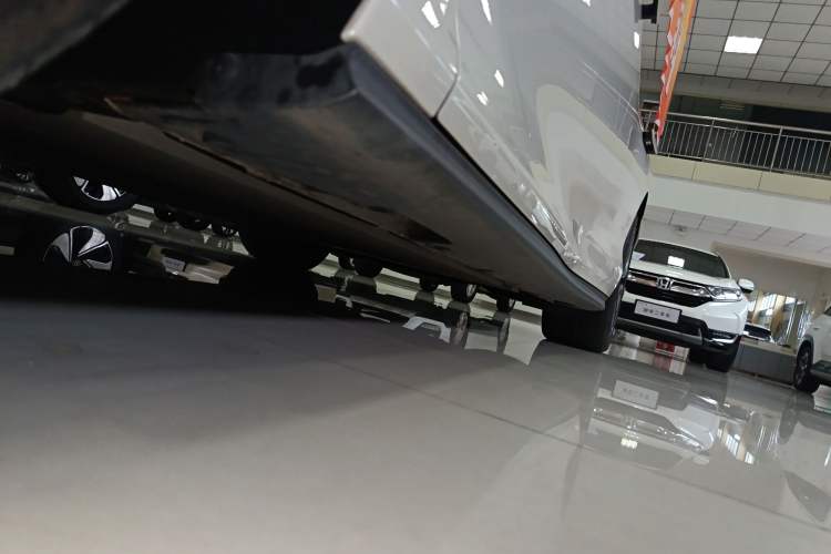 Used IM L6 2024 Max Extended-Range Version Left Side Sill