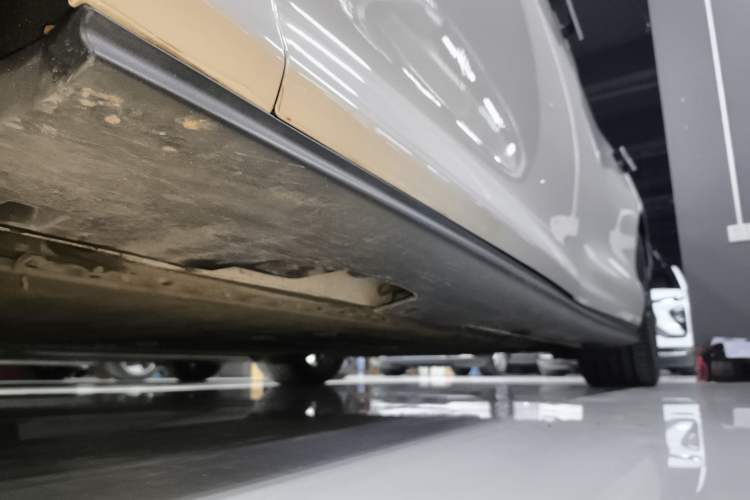 Used IM L6 2024 Max Standard Edition Left Side Sill