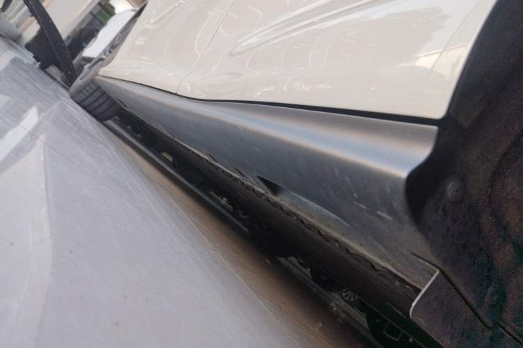 Used IM L6 2024 Max Standard Edition Left Side Sill
