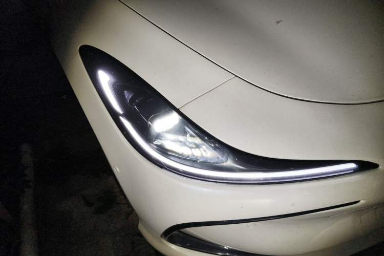 Used IM L6 2024 Max Standard Edition Right Front Headlight
