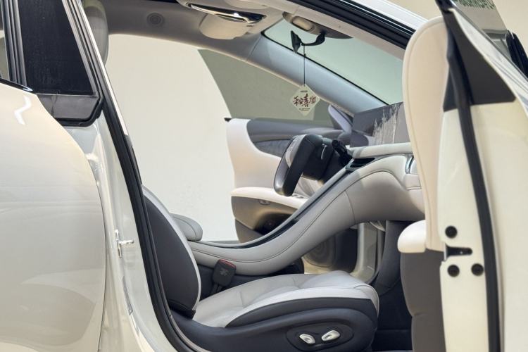 Used IM L6 2024 Max Long-Range Version Right Front Seat