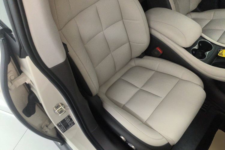 Used IM L6 2024 Max Standard Edition Right Front Seat