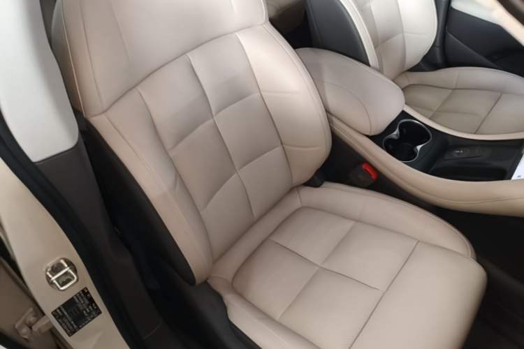 Used IM L6 2024 Max Standard Edition Right Front Seat