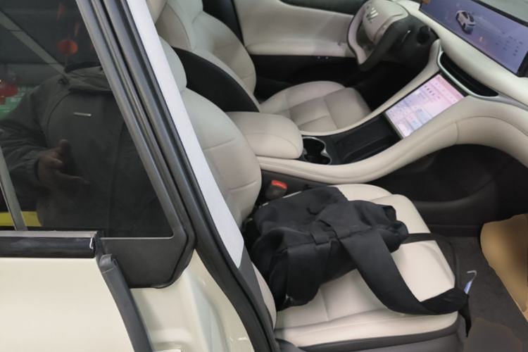 Used IM L6 2024 Max Extended-Range Version Right Front Seat