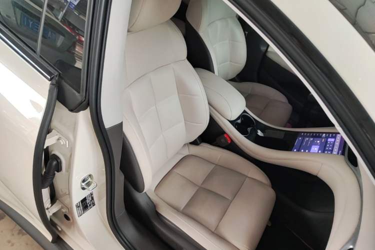 Used IM L6 2024 Max Standard Edition Right Front Seat
