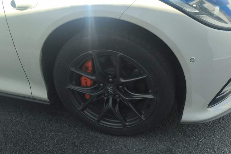 Used IM L6 2024 Max Enhanced Performance Edition Right Front Wheel Hub