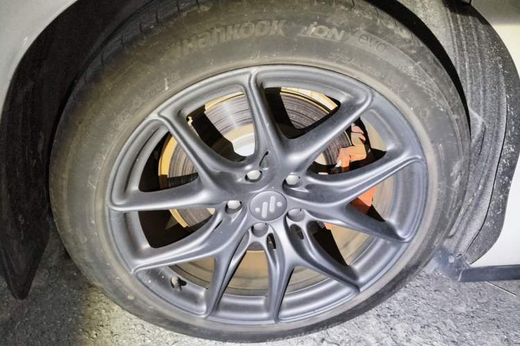 Used IM L6 2024 Max Standard Edition Right Front Wheel Hub