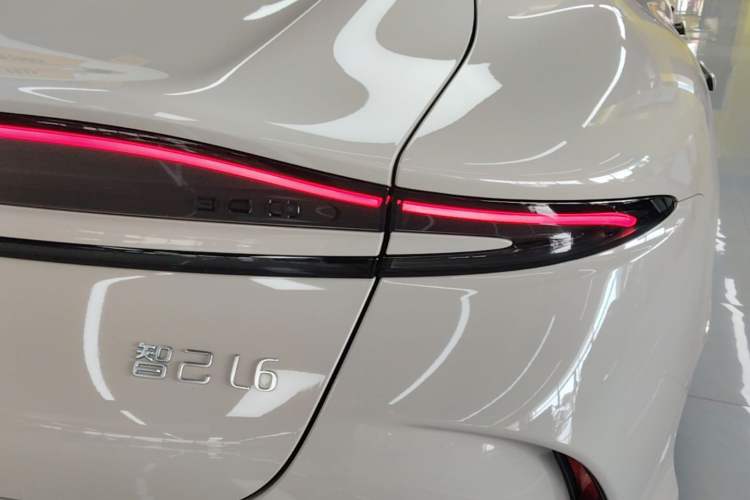 Used IM L6 2024 Max Standard Edition Right Rear Taillight