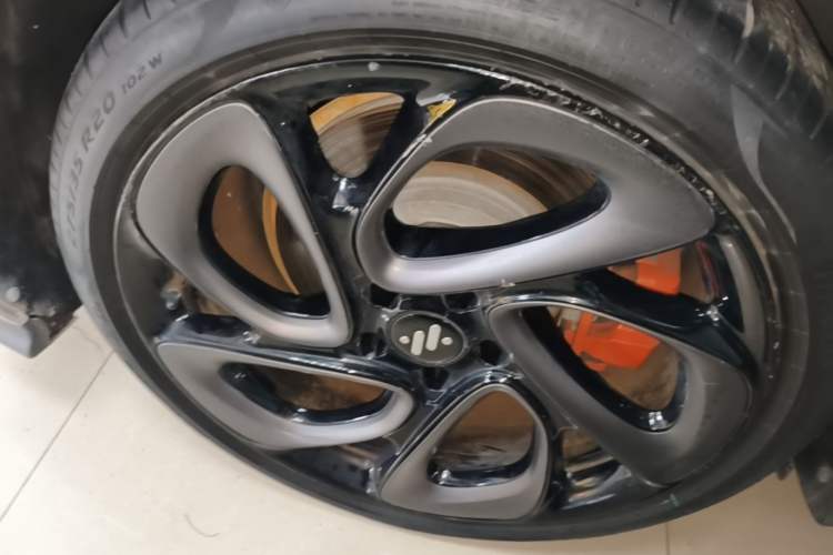 Used IM L6 2024 Max Standard Edition Right Rear Wheel Hub