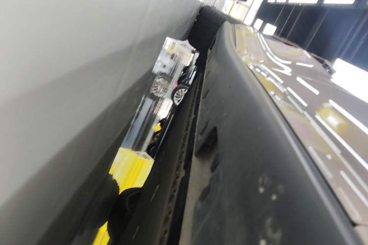 Used IM L6 2024 Max Standard Edition Right Side Sill