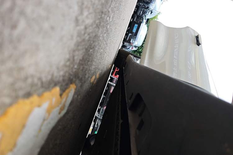 Used IM L6 2024 Max Standard Edition Right Side Sill