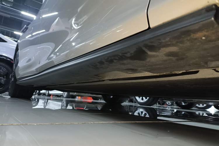 Used IM L6 2024 Max Long-Range Version Right Side Sill