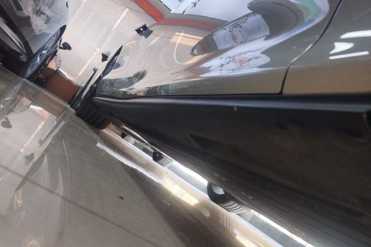Used IM L6 2024 Max Standard Edition Right Side Sill