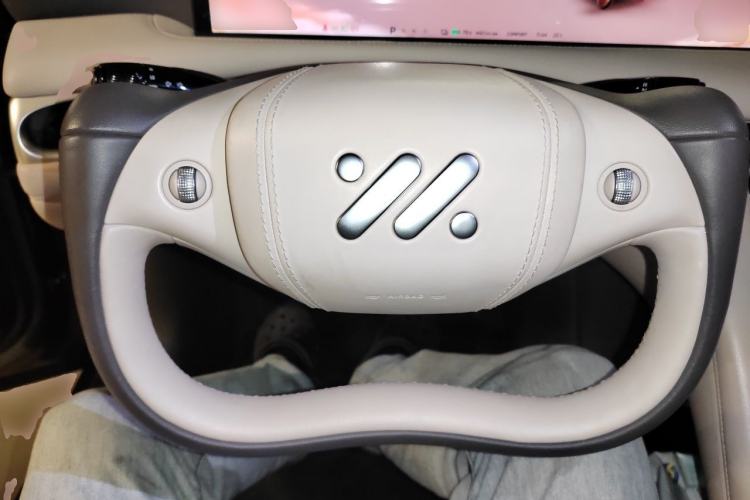 Used IM L6 2024 Max Long-Range Version Steering Wheel