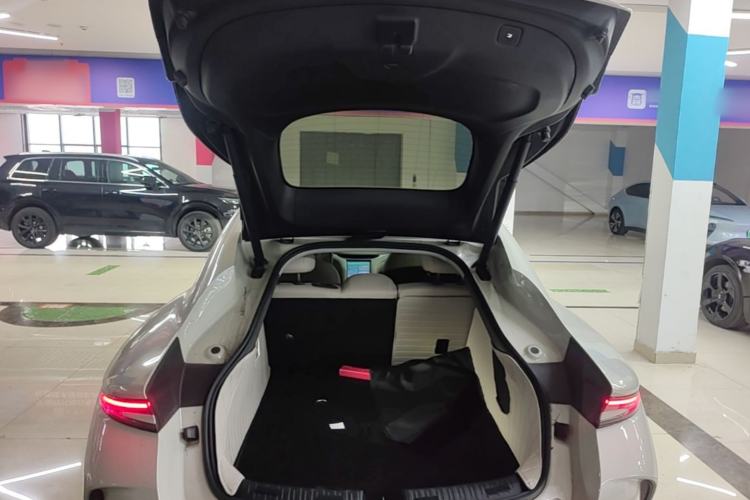 Used IM L6 2024 Max Standard Edition Trunk