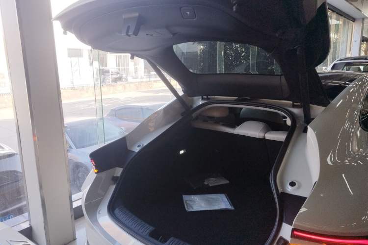 Used IM L6 2024 Max Standard Edition Trunk