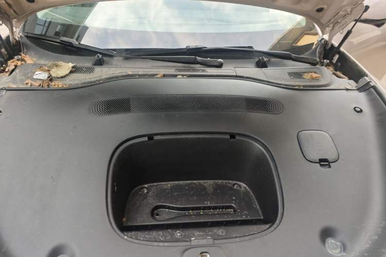 Used IM L6 2024 Max Standard Edition Engine Bay