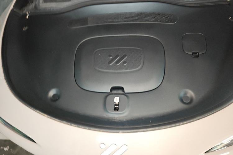 Used IM L6 2024 Max Standard Edition Engine Bay