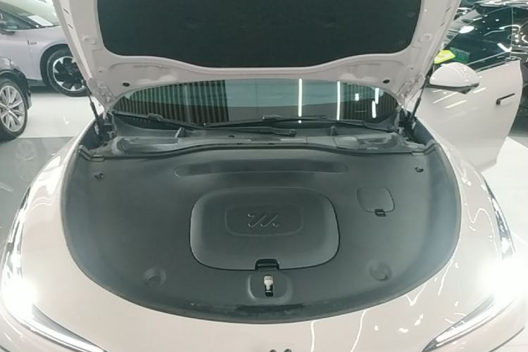 Used IM L6 2024 Max Standard Edition Engine Bay