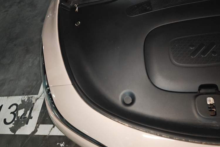 Used IM L6 2024 Max Standard Edition Engine Bay Right