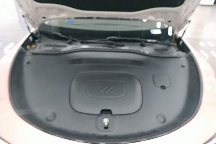 Used IM L6 2024 Max Standard Edition Engine Bay