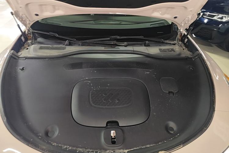 Used IM L6 2024 Max Standard Edition Engine Bay
