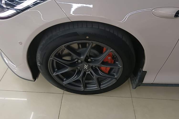 Used IM L6 2024 Max Standard Edition Exterior 4