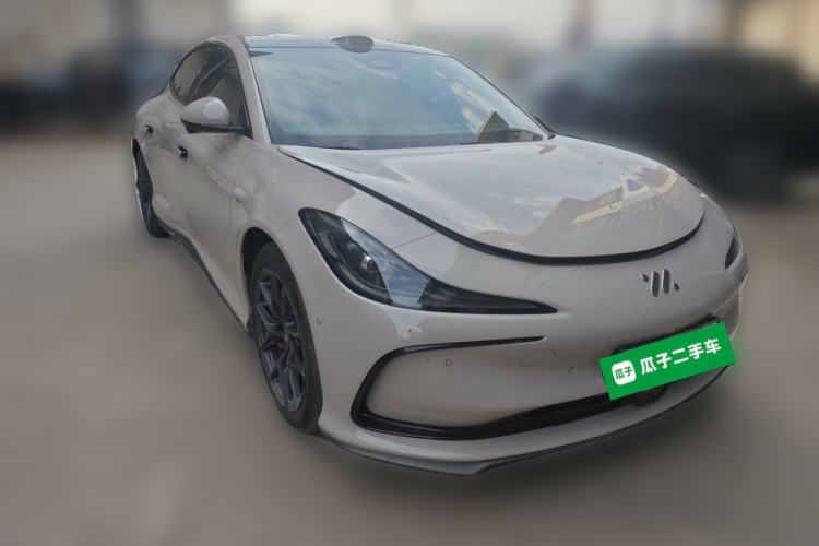 Used IM L6 2024 Max Standard Edition Front Right 45 Deg