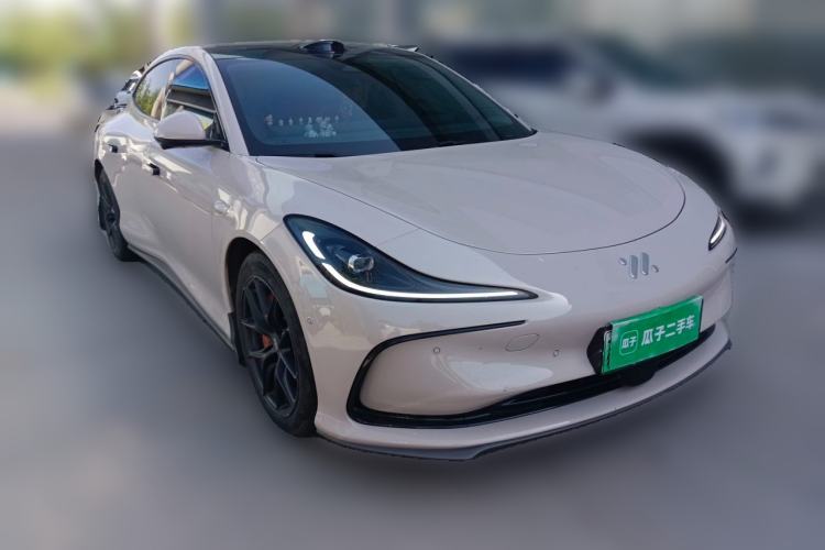 Used IM L6 2024 Max Standard Edition Front Right 45 Deg