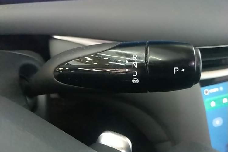 Used IM L6 2024 Max Standard Edition Gear Lever
