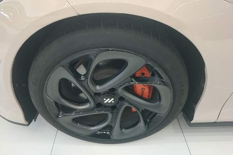 Used IM L6 2024 Max Standard Edition Left Front Wheel Hub