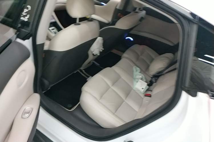 Used IM L6 2024 Max Standard Edition Left Rear Seat