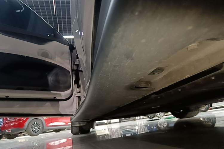 Used IM L6 2024 Max Standard Edition Left Side Sill