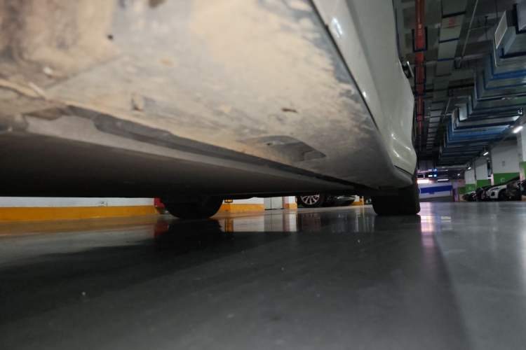 Used IM L6 2024 Max Enhanced Performance Edition Chassis Front Left
