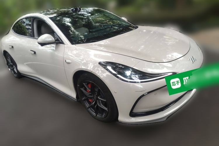 Used IM L6 2024 Max Standard Edition Front Right 45 Deg