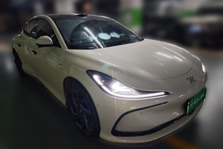 Used IM L6 2024 Max Enhanced Performance Edition Front Right 45 Deg