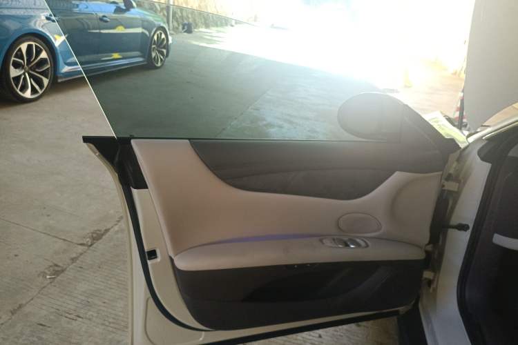 Used IM L6 2024 Max Extended-Range Version Left Front Door Interior