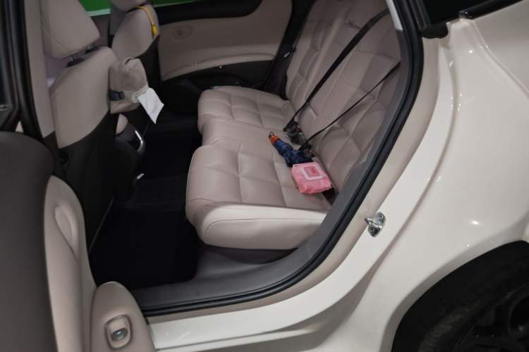 Used IM L6 2024 Max Enhanced Performance Edition Left Rear Seat