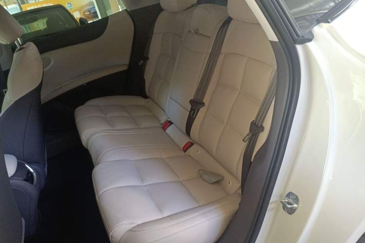 Used IM L6 2024 Max Extended-Range Version Left Rear Seat