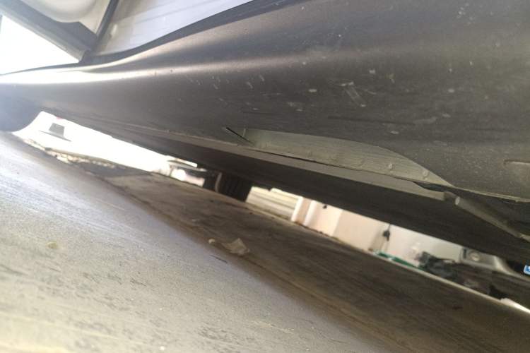 Used IM L6 2024 Max Extended-Range Version Left Side Sill