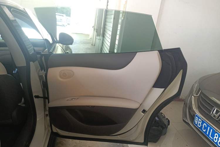 Used IM L6 2024 Max Extended-Range Version Right Rear Door Interior