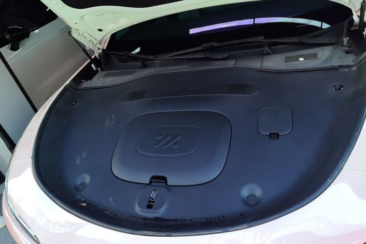 Used IM L6 2024 Max Standard Edition Engine Bay