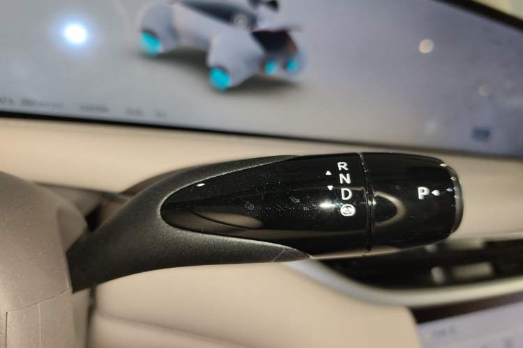 Used IM L6 2024 Max Standard Edition Gear Lever