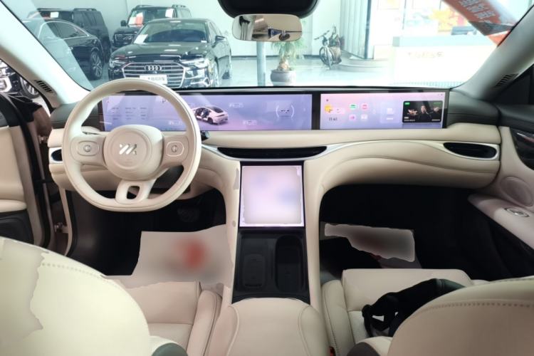 Used IM L6 2024 Max Long-Range Version Interior 2