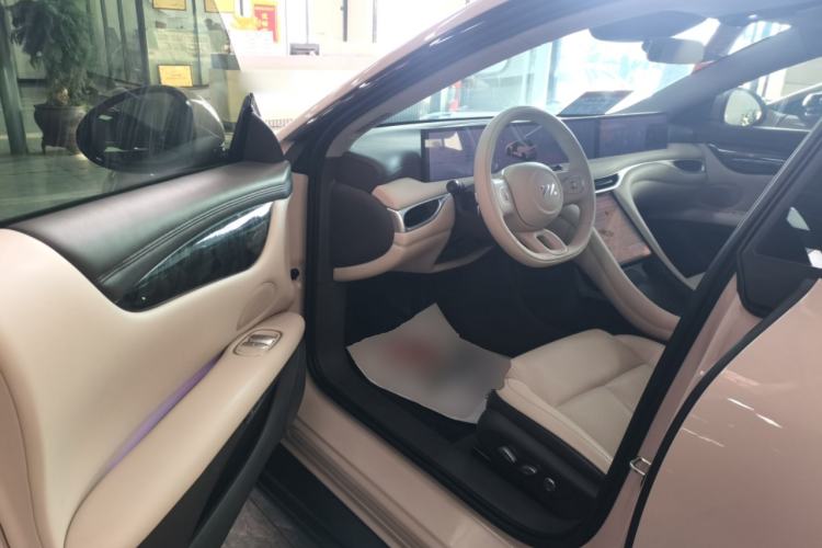 Used IM L6 2024 Max Long-Range Version Interior 3