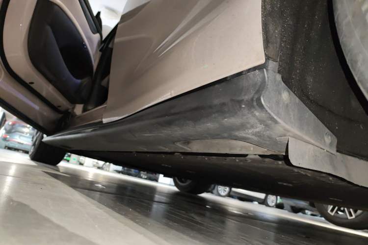 Used IM L6 2024 Max Standard Edition Left Side Sill