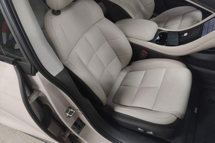 Used IM L6 2024 Max Standard Edition Right Front Seat